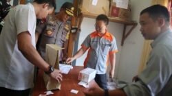 KAPOLDA DI KPU SINTANG