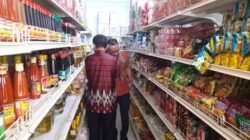 SIDAK IKAN KALENG DI SANGGAU