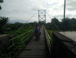 Warga Khawatir Jembatan Gantung Tanjung Jati Roboh