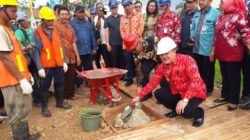 RSUD..WABUP TANCAPKAN TIANG