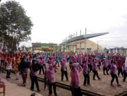Ratusan Peserta JKN-KIS Semarakan Senam Kolosal