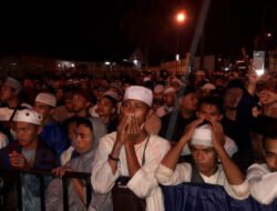 Sejak Sore Ribuan Warga Padati Istana Kadriah Hadiri Tausiyah Ustad Abdul Somad