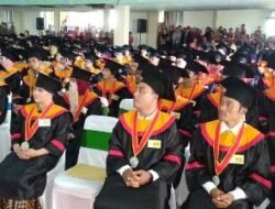 Universitas Kapuas Sintang Wisuda 351 Sarjana