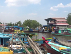 Nelayan dan Kapal di Kalbar Waspada Gelombang Tinggi