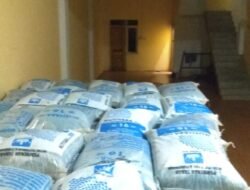 Polres Sintang Amankan 16 Ton Pupuk Ilegal