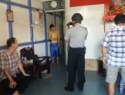 Warga Digegerkan Penemuan Mayat yang menggantung