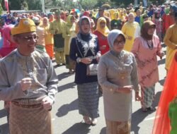 Ribuan Orang dan Pejabat Ikuti Tari Jepin Massal