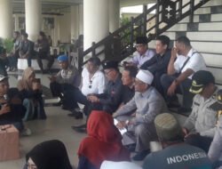 HUT PGRI, Puluhan Mahasiswa dan Guru Honorer Sampaikan Dua Tuntutan