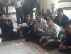 Guru Honorer Tuntut DPRD Anggarkan Dana Upah