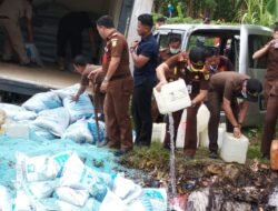 Barang Bukti 53 Perkara Dimusnahkan Kejari Sintang