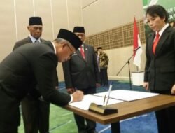 Sumastro Dilantik Menjadi Sekda Singkawang. Ini Harapan Walikota