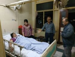 Walikota Singkawang Bezuk Korban Luka Bakar Akibat Kebakaran