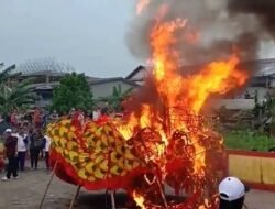 Akhir dari Cap Go Meh, 26 Naga Dibakar