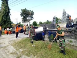 Koramil Arsel Karya Bakti di Pura Agung