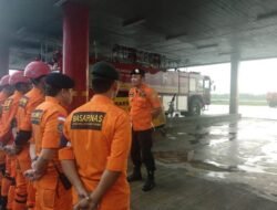 Tim SAR Bantu Evakuasi Penumpang Lion Air di Supadio