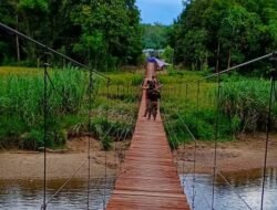 Jembatan Gantung Badak Putih Diresmikan
