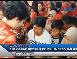 Anak-Anak Ketiban Rejeki Angpao Walikota Singkawang