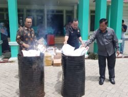 Di Pontianak, 15.033 Surat Suara Rusak Dimusnahkan