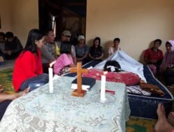 Kapolsek Kelam Permai Berbelasungkawa atas Meninggalnya Ketua KPPS