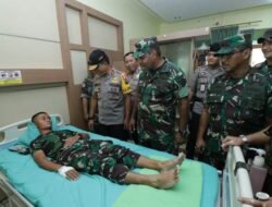 Kapolda Kalbar dan Pangdam XII Bezuk Anggota Polisi dan TNI Korban Demo 22 Mei