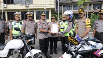 Kapolda Kalbar Berikan Reward IPDA Tatang “Sang Pengganjal Tronton”