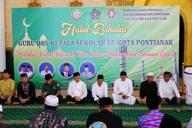 Wali Kota Pontianak saat hala bihalal bersama para guru-guru se Kota Pontianak. Foto: Ist