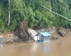 Pipa Hose Intake PDAM Sanggau Putus. Distribusi Air ke Pelanggan Macet