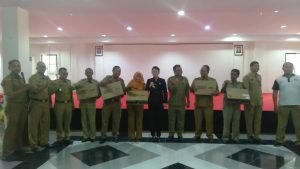 26 Kelurahan Terima Laptop. Ini Penjelasan Wali Kota Singkawang