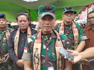 Memperingati HUT ke-74 TNI, Kodam XII/Tpr Baksos di Perbatasan