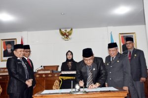 APBD Perubahan Kubu Raya Disahkan. Muda Minta Masyarakat Ikut Awasi