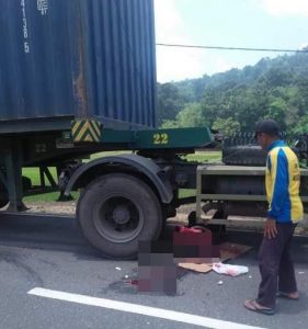 Tabrakan Hino vs Vespa, ZT Luka Berat