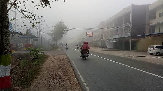 Diselimuti Kabut Asap Pekat, Sekolah di Sanggau Tidak Libur