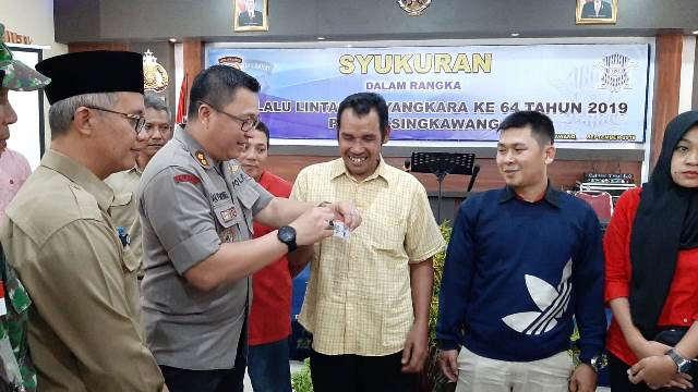 Luncurkan Smart SIM di Singkawang