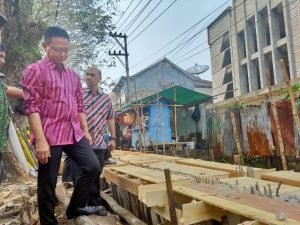 Menata Turap dan Trotoar Hak Pejalan Kaki