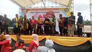 Warga Sunda di Sanggau Gelar Meungkeut Kadeudeuh