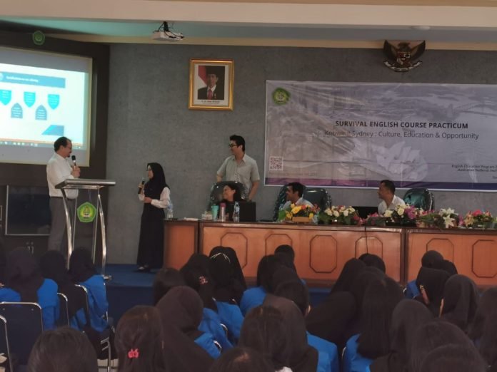 ANIE TANDANG KE IKIP PGRI PTK