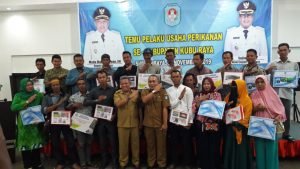 Potensi Menjanjikan di Kubu Raya, Kelompok Usaha Terima Bantuan Perikanan