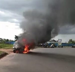 Ternyata Ini Penyebab Mobil Terbakar di Jalan Supadio