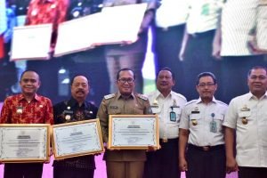 Mega Timur dan Limbung Raih Predikat Desa Sadar Hukum