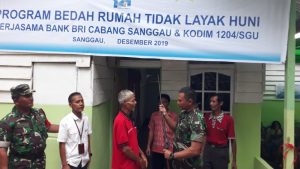 Warga Dusun Lape Sukarela Serahkan Senpi ke TNI