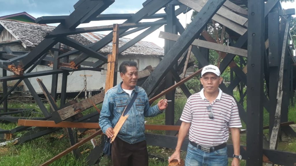 Belum Setahun Dibangun, Jembatan Gantung Ambruk