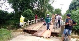 Hujan Deras Mengakibatkan Jembatan Robankok Nyaris Putus