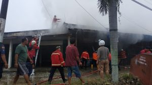 Lima Kios Terbakar Diduga Korsleting Listrik