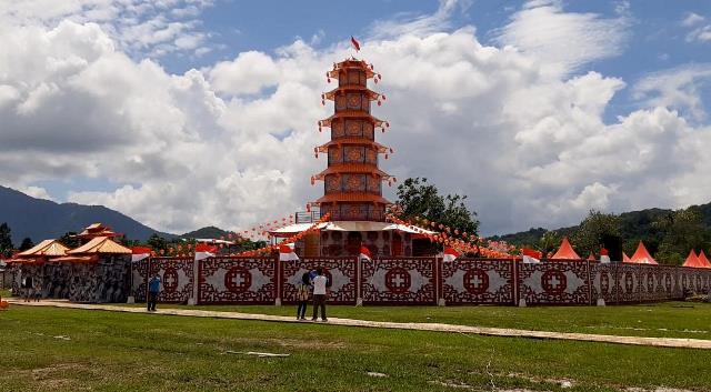 Imlek dan Cap Go Meh di Singkawang Dimeriahkan Pagoda Raksasa, Karnaval Lampion, Tatung dan Naga