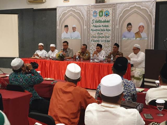 Sinergisitas Pemda dan Swasta Membina Pesantren