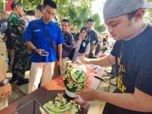 Seni Ukir dan Hias Buah di Festival Buah Khatulistiwa