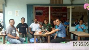 Danramil 01/Kapuas Ngopi Bareng Warga Bahas Kamtibmas