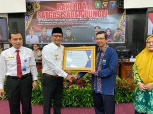 Pemkot Singkawang Raih Maturitas. Irwan: Temukan Pungli Laporkan Segera