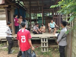 Kapolsek Janji Bantu Kursi Roda Penderita Lumpuh Layu