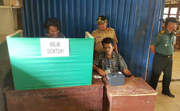 Pilkades Sistem e-Voting, Coblos Dengan Layar Sentuh